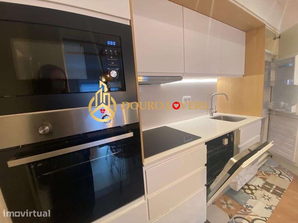Apartamento T2 Totalmente Renovado e Mobilado no Centro do Porto |... - Grande imagem: 4/60