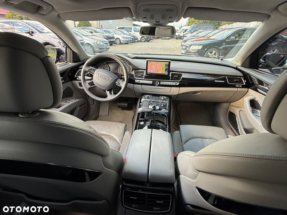 Audi A8 - 30