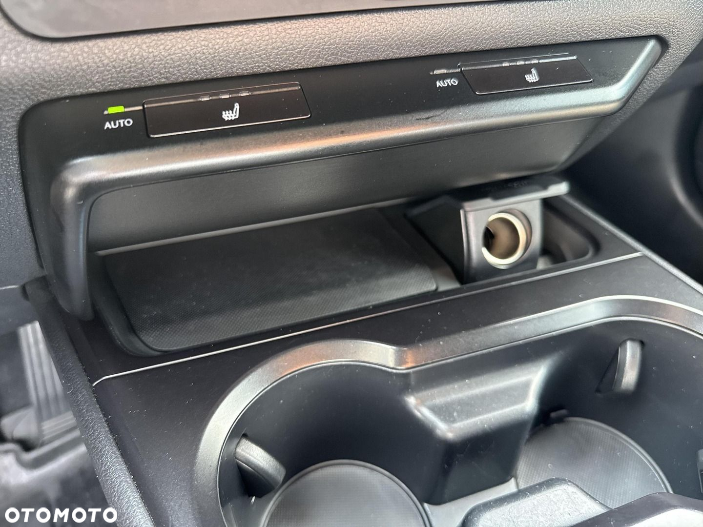 Lexus UX 200 GPF F Impression 2WD - 28