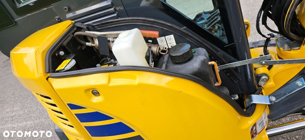 Komatsu PC 35 MR-3 - 21