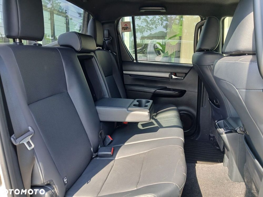 Toyota Hilux 2.8 D-4D mHEV Double Cab Invincible 4x4 - 29