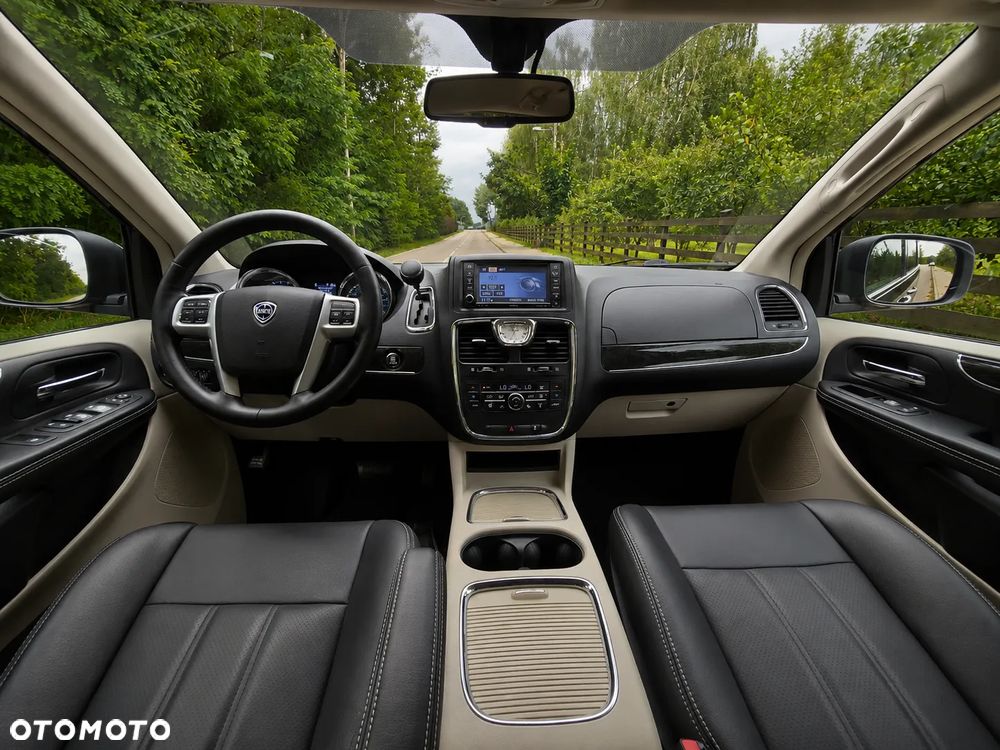 Lancia Voyager 2.8 CRD16v Gold - 7