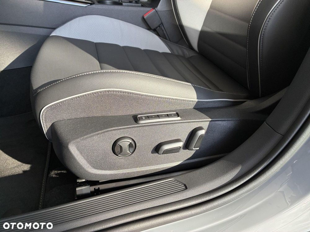 Volkswagen Golf Variant - 25