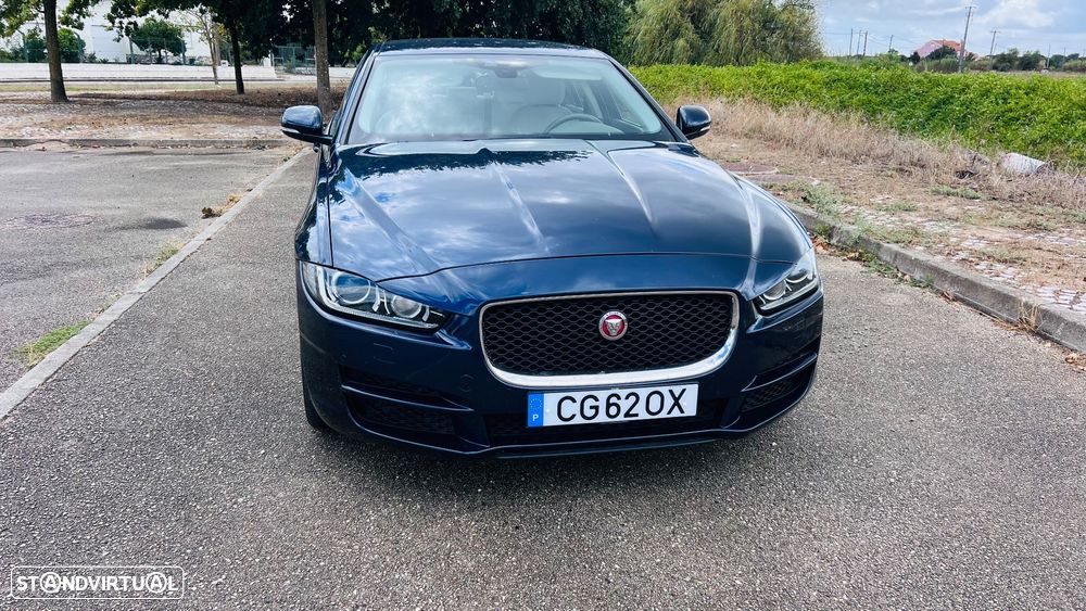 Jaguar XE - 2