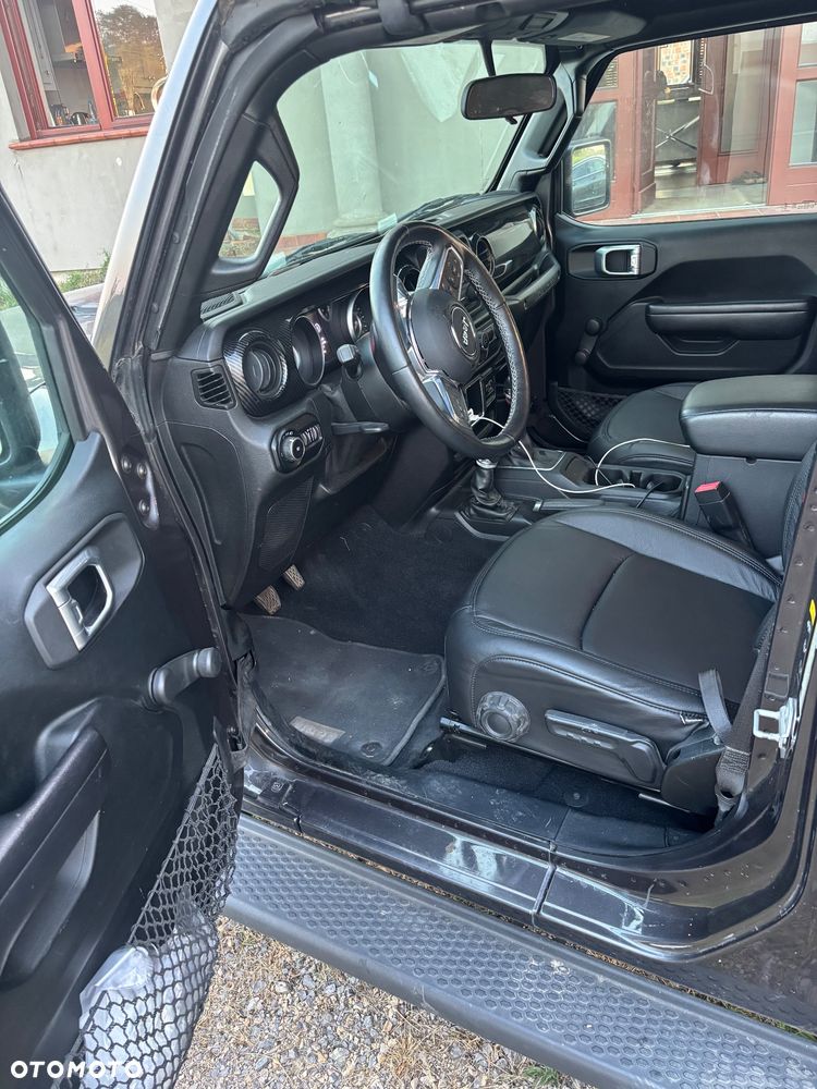Jeep Wrangler - 15