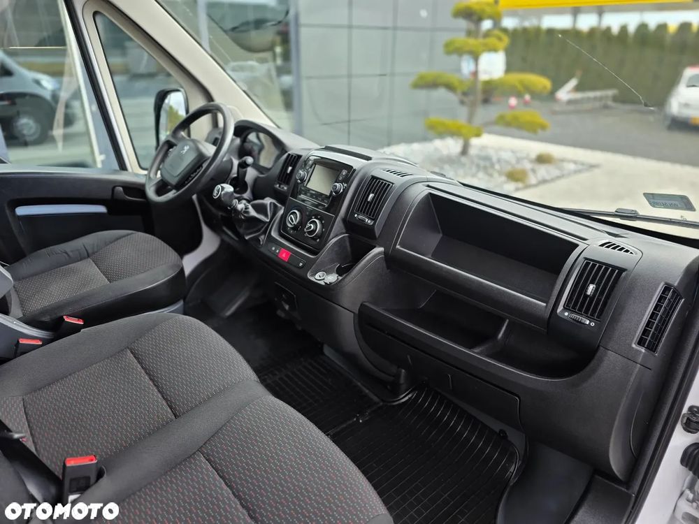 Peugeot Boxer L4H2 Extra Long 2.2 Diesel 165 Koni BEZWYPADKOWY z Polskiego Salonu I Model 2023 rok IPierwszy i Jedyny Właściciel I SERWISOWANY I Wyjątkowo Atrakcyjny Egzemplarz I - 25