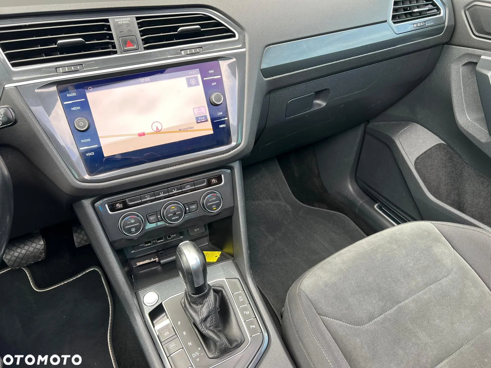 Volkswagen Tiguan - 22