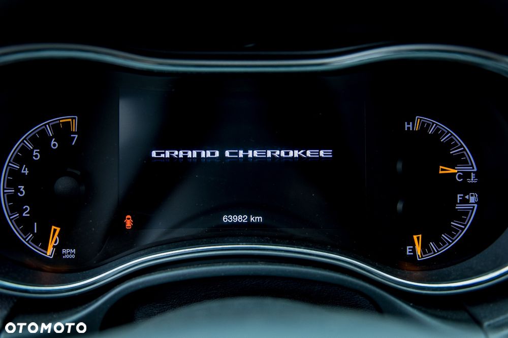 Jeep Grand Cherokee - 26