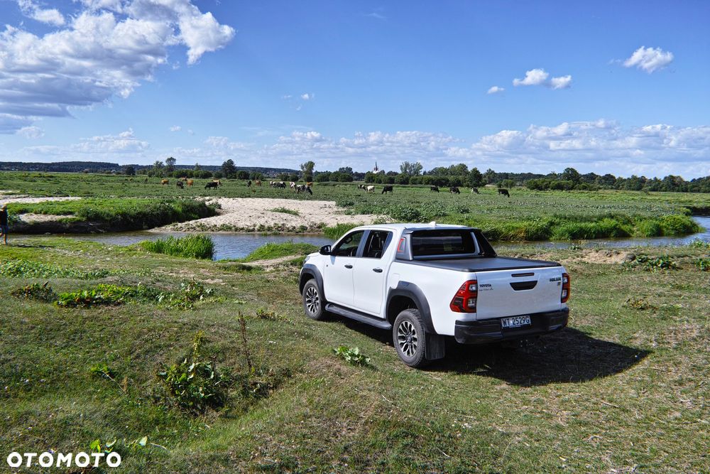 Toyota Hilux 2.8 D-4D Double Cab GR Sport 4x4 - 9