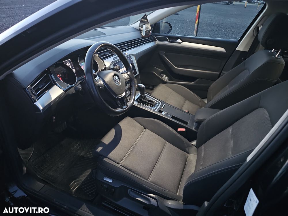 Volkswagen Passat Variant 1.6 TDI SCR DSG Comfortline - 22