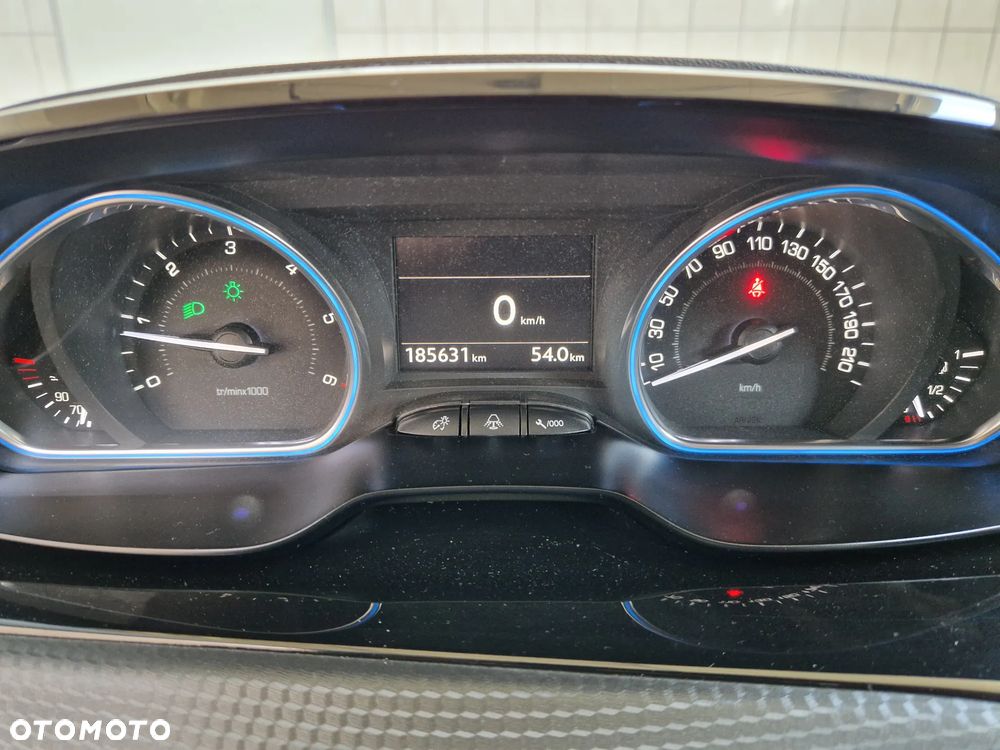 Peugeot 2008 1.6 e-HDi Allure S&S - 12