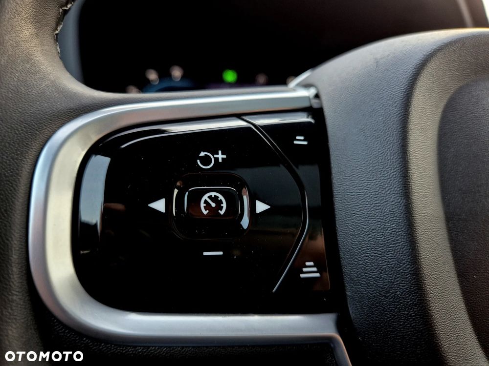 Volvo XC 60 T6 Plug-In Hybrid AWD Plus Dark - 16