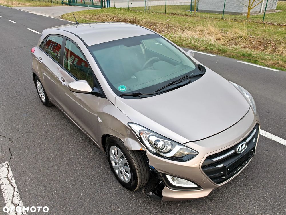 Hyundai i30 1.4 Trend - 22