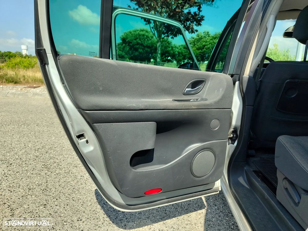 Renault Grand Espace 2.0 dCi SE Tech-Road 7L - 19