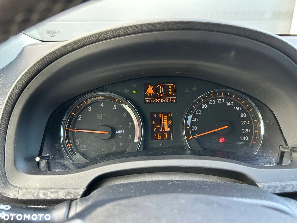 Toyota Avensis 1.8 Sol plus NAVI - 12