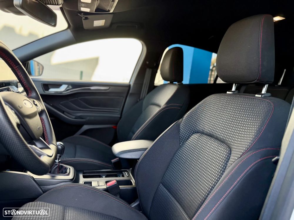 Ford Focus 1.0 EcoBoost MHEV ST-Line - 13