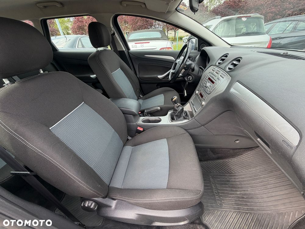 Ford Mondeo 1.6 Trend - 21