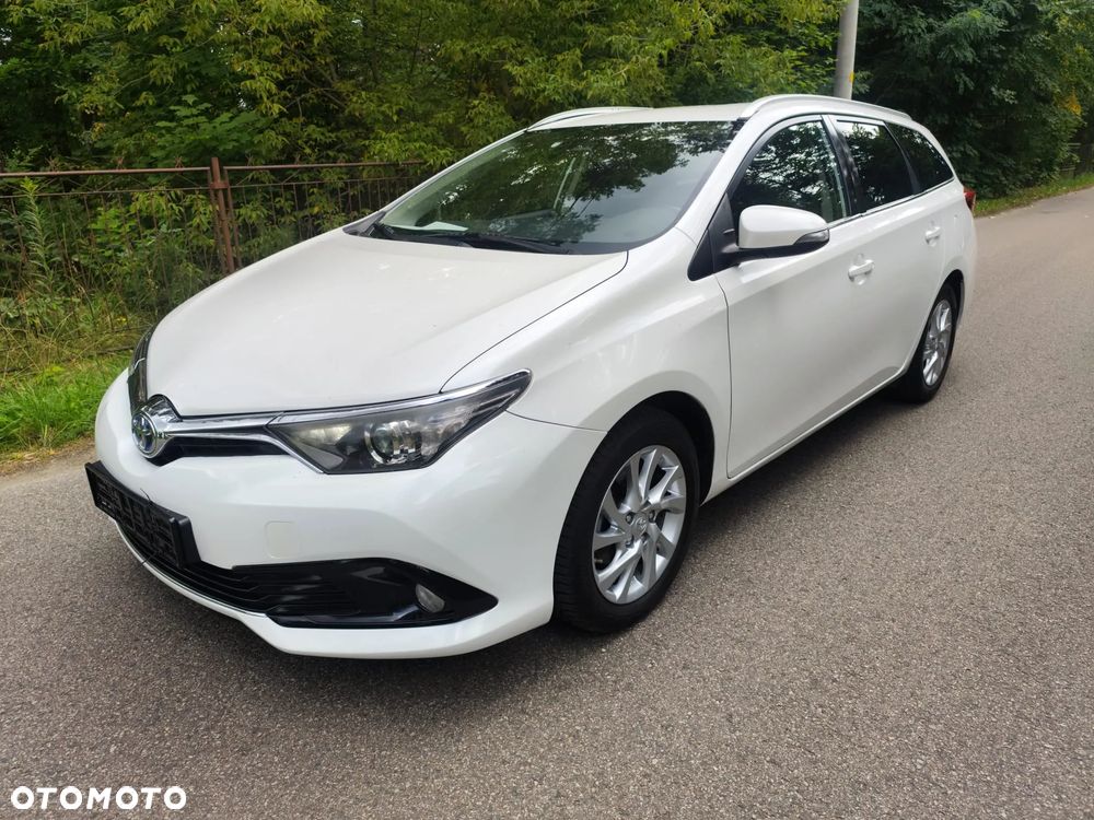 Toyota Auris - 2