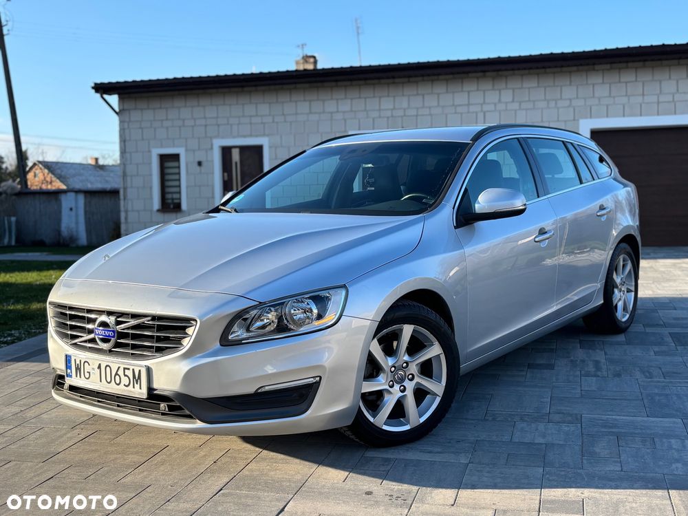 Volvo V60 D4 Geartronic Momentum - 1