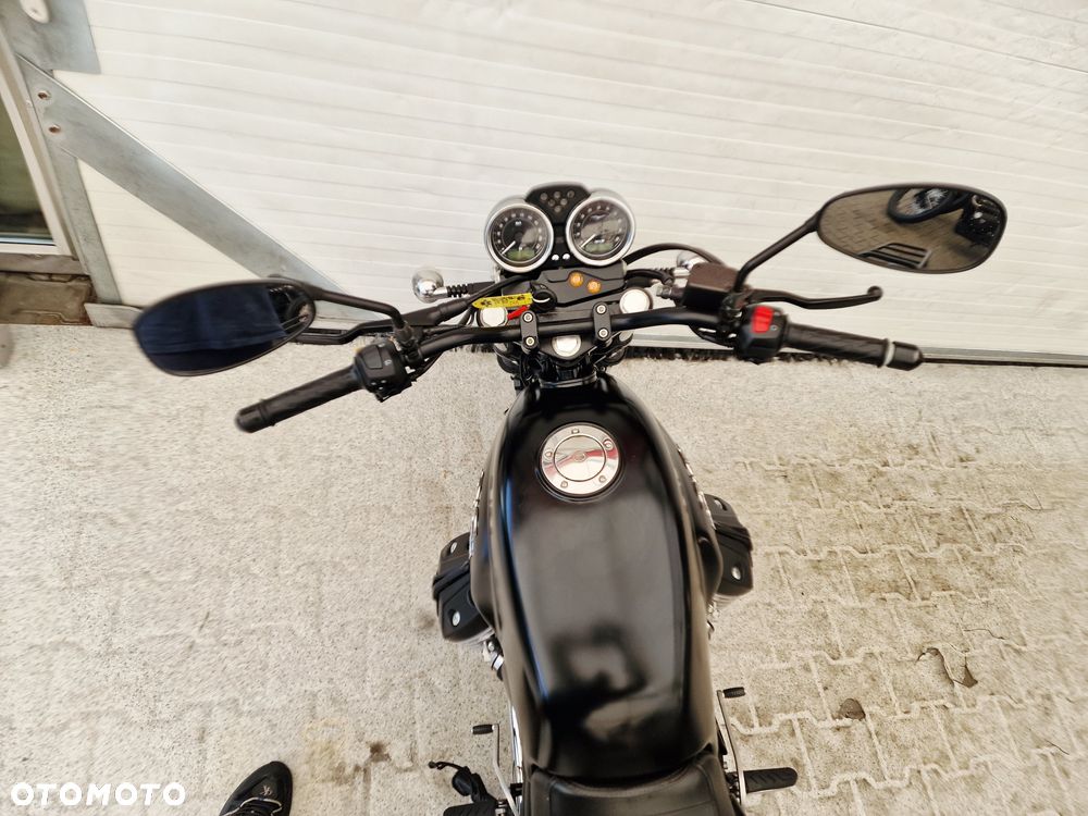 Moto Guzzi V7 - 30