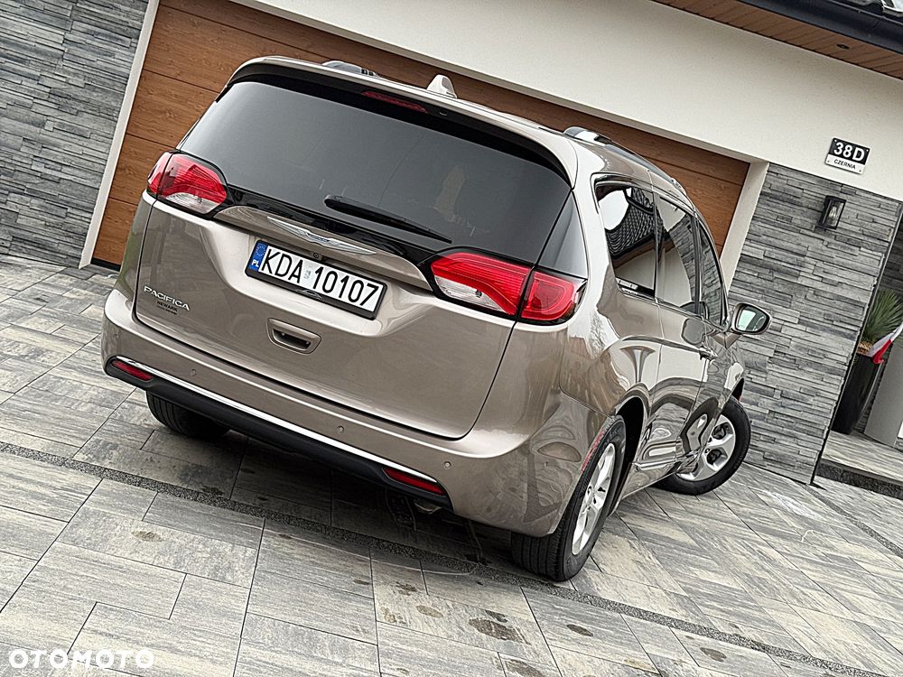 Chrysler Pacifica - 37