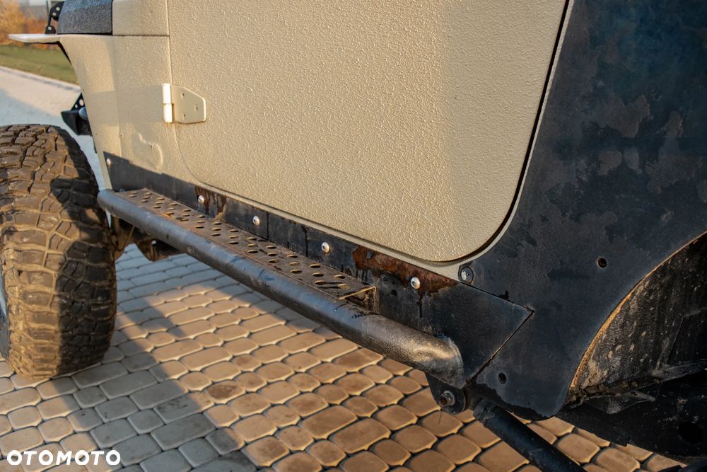 Jeep Wrangler 4.0 Sport - 21