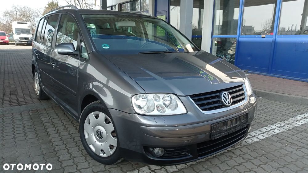 Volkswagen Touran 1.6 FSI Trendline - 25