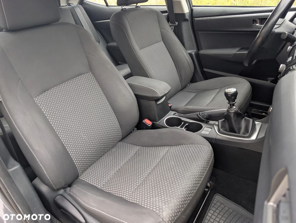 Toyota Corolla 1.6 Comfort - 23