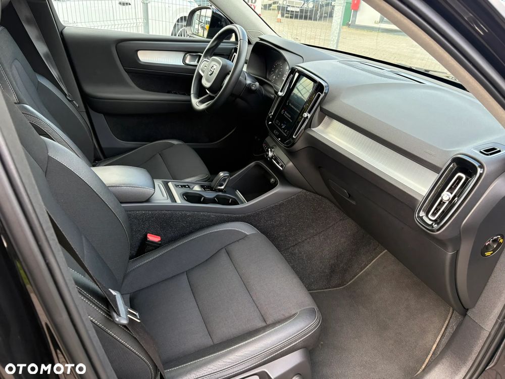 Volvo XC 40 T5 AWD Momentum Pro - 26