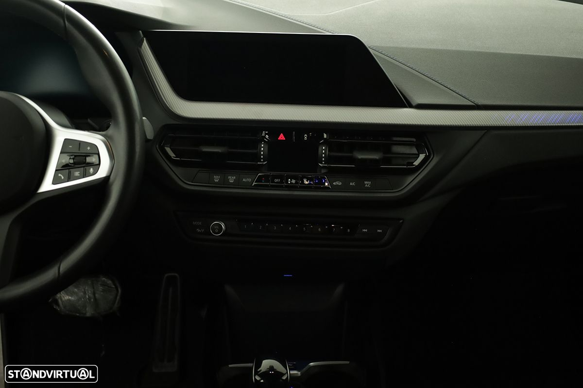 BMW 116 d Pack Desportivo M Auto - 12