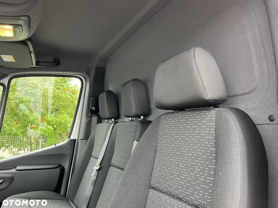Mercedes-Benz Sprinter - 10