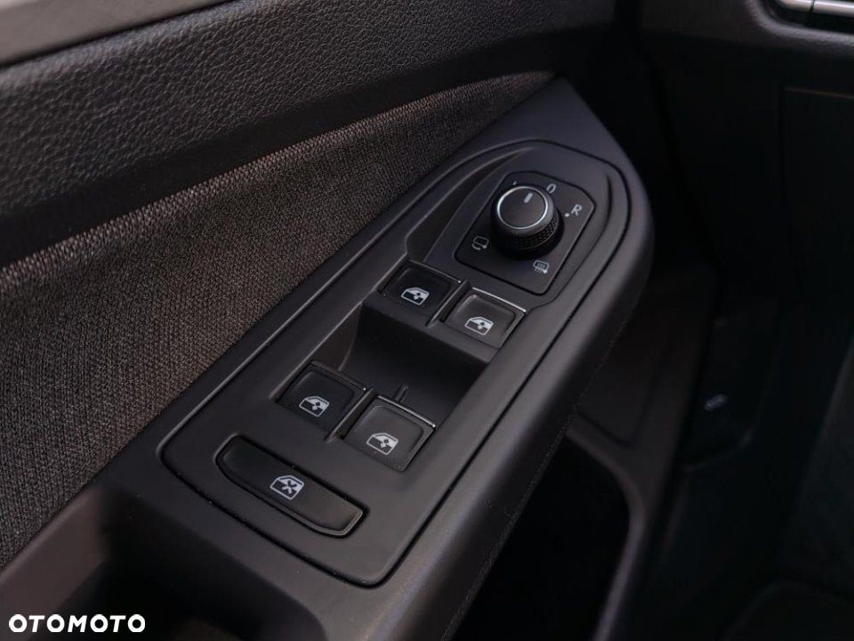 Volkswagen Golf - 25