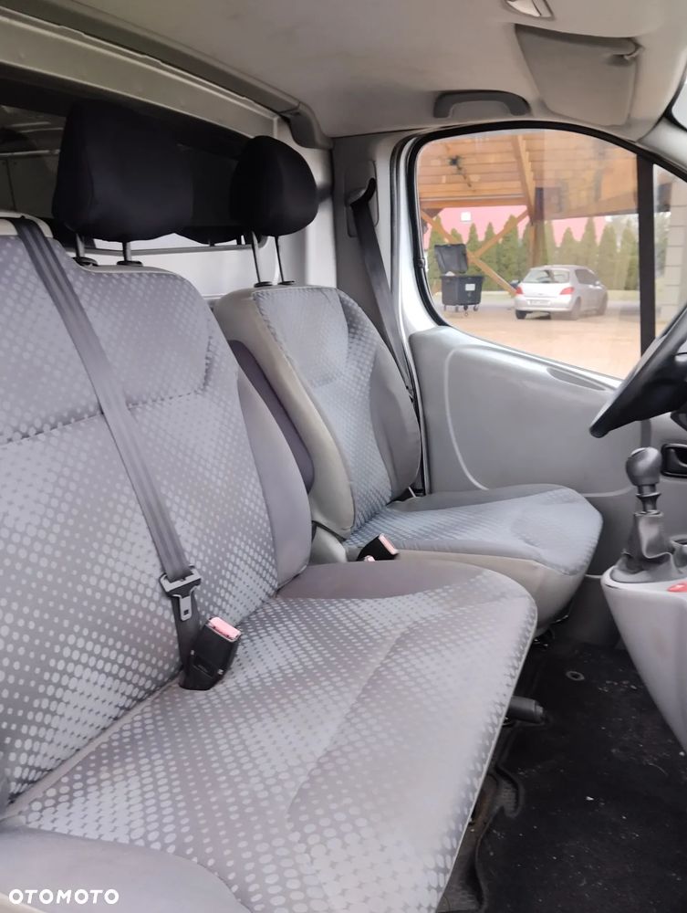 Renault Trafic 2.0 115 KM !!! KLIMA ! SPROWADZONY/ZAREJESTROWANY !!! ŁADNY I ZADBANY !!!Nie Vivaro - 10