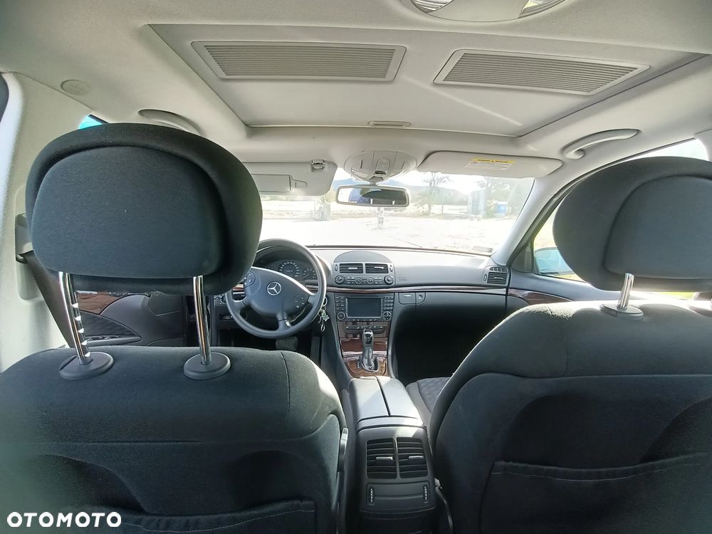 Mercedes-Benz E-Class 2005 photo 3