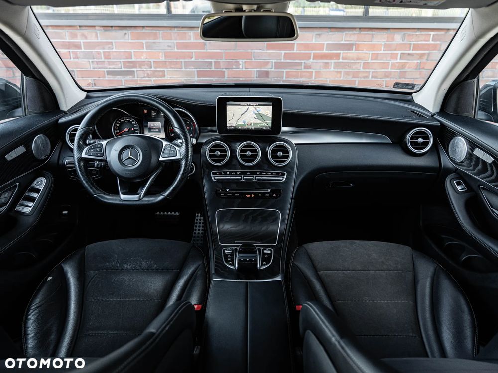 Mercedes-Benz GLC - 33