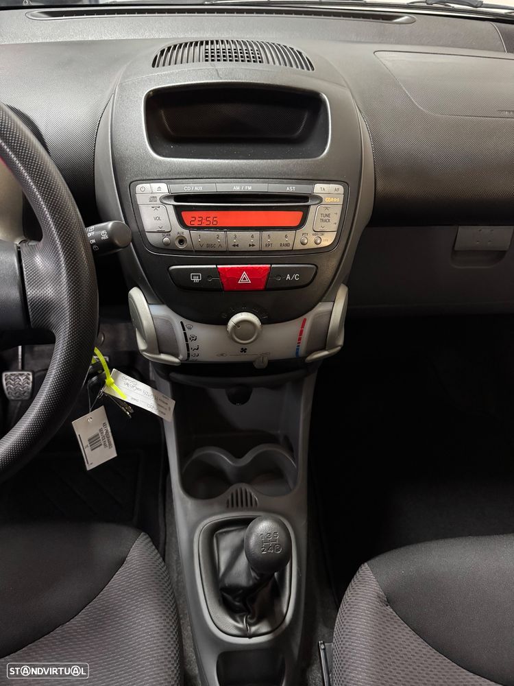Toyota Aygo 1.0 + AC+VSC - 28