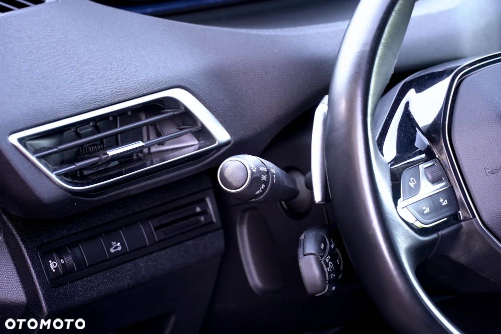 Peugeot 3008 BlueHDi 130 Stop & Start EAT8 Allure - 26