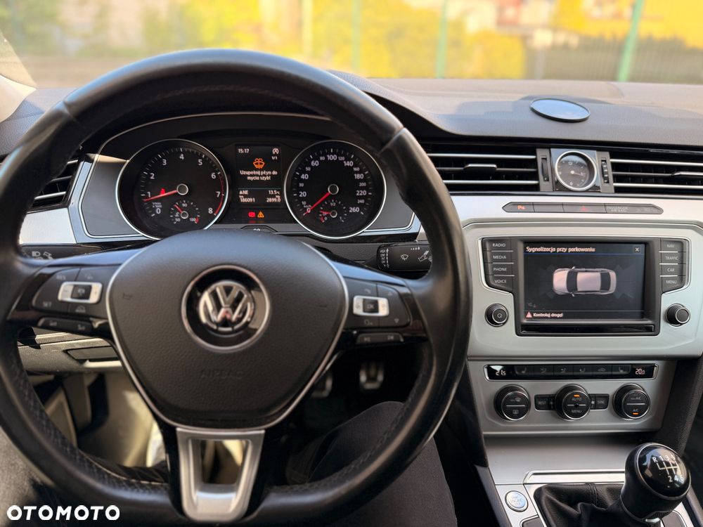 Volkswagen Passat 1.8 TSI BMT Comfortline - 10