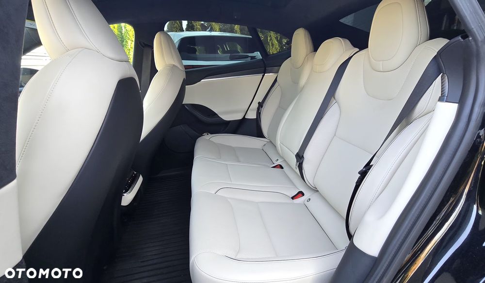 Tesla Model S Plaid - 11