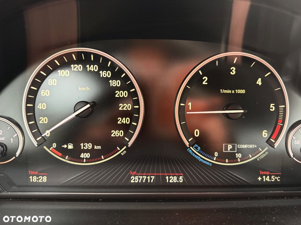 BMW Seria 5 520d Luxury Line - 15