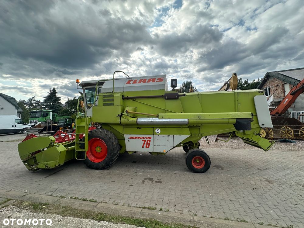 Claas Dominator 76
