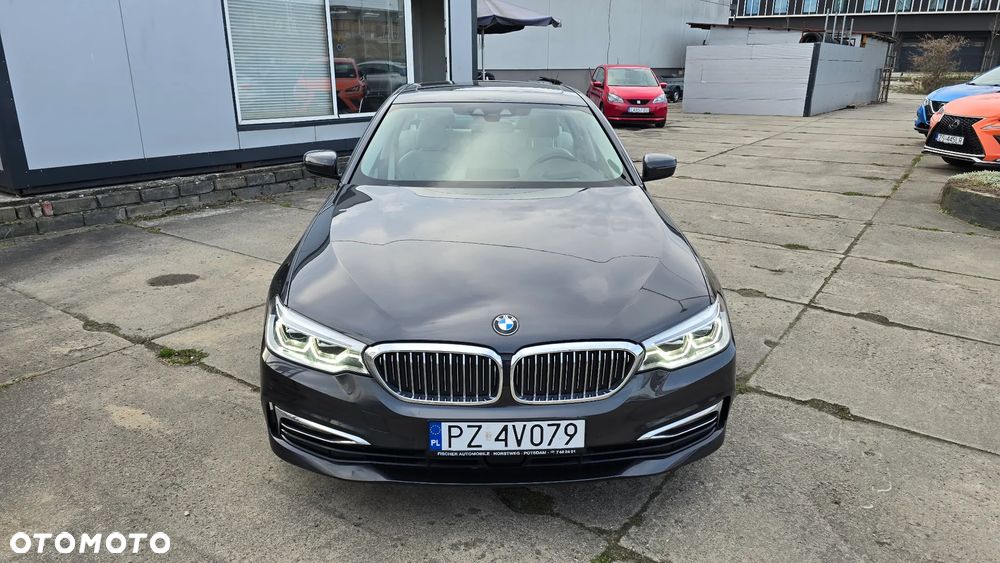BMW Seria 5 530i Luxury Line - 12