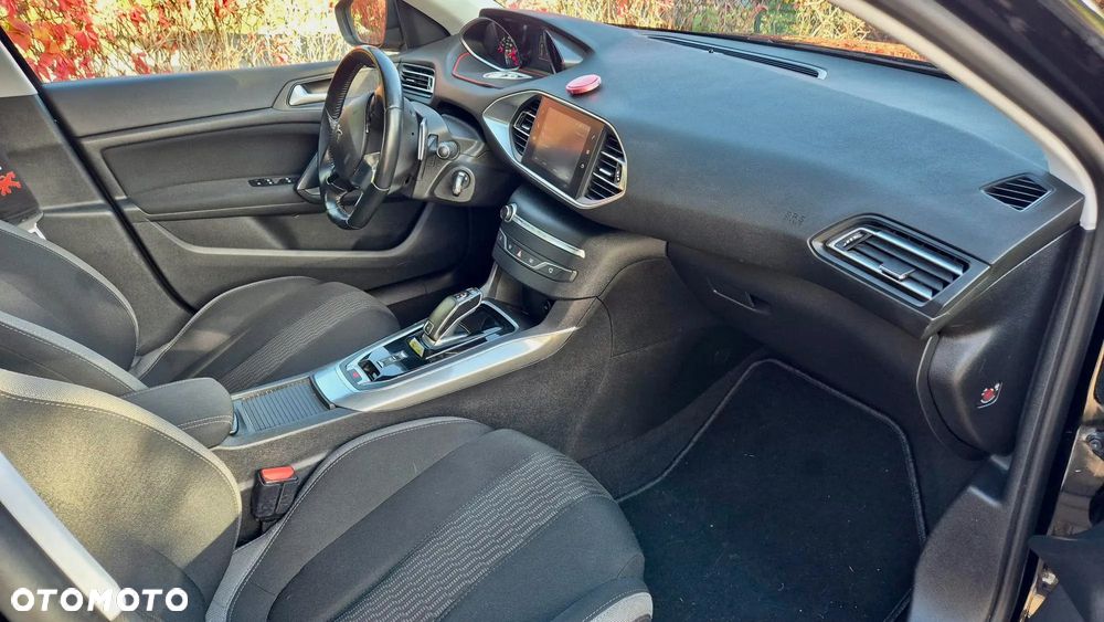 Peugeot 308 - 24
