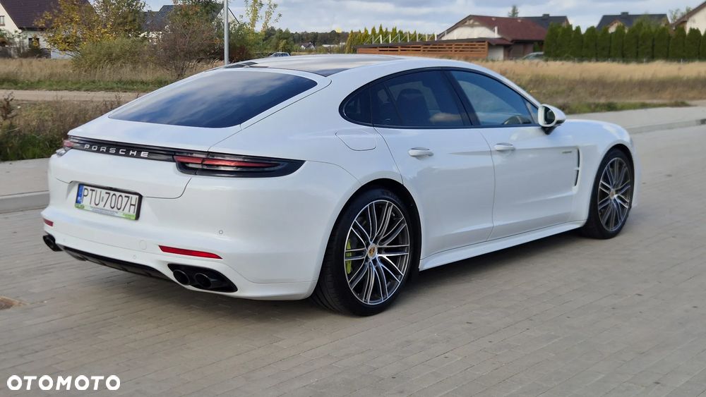 Porsche Panamera 4 E-Hybrid - 3
