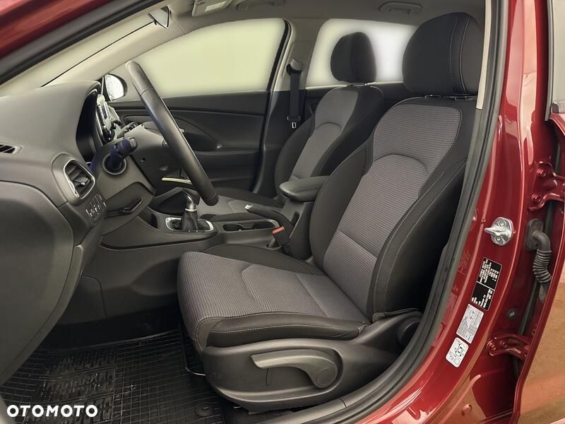 Hyundai i30 1.5 DPI Classic + - 12