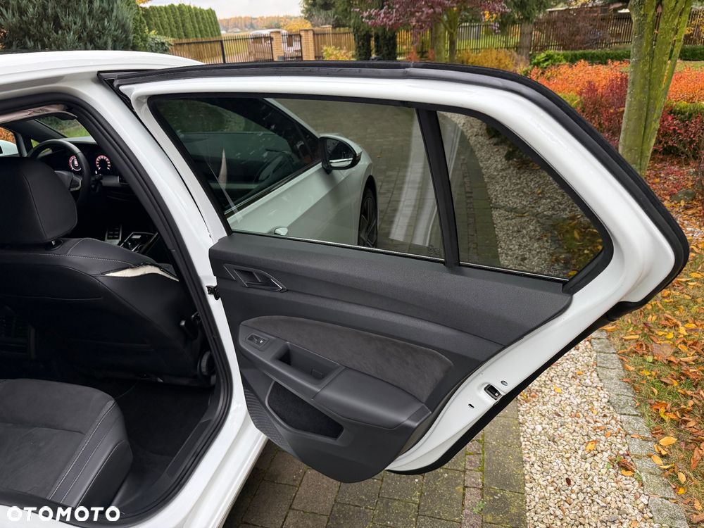 Volkswagen Golf 1.5 eTSI mHEV Edition 50 DSG - 23