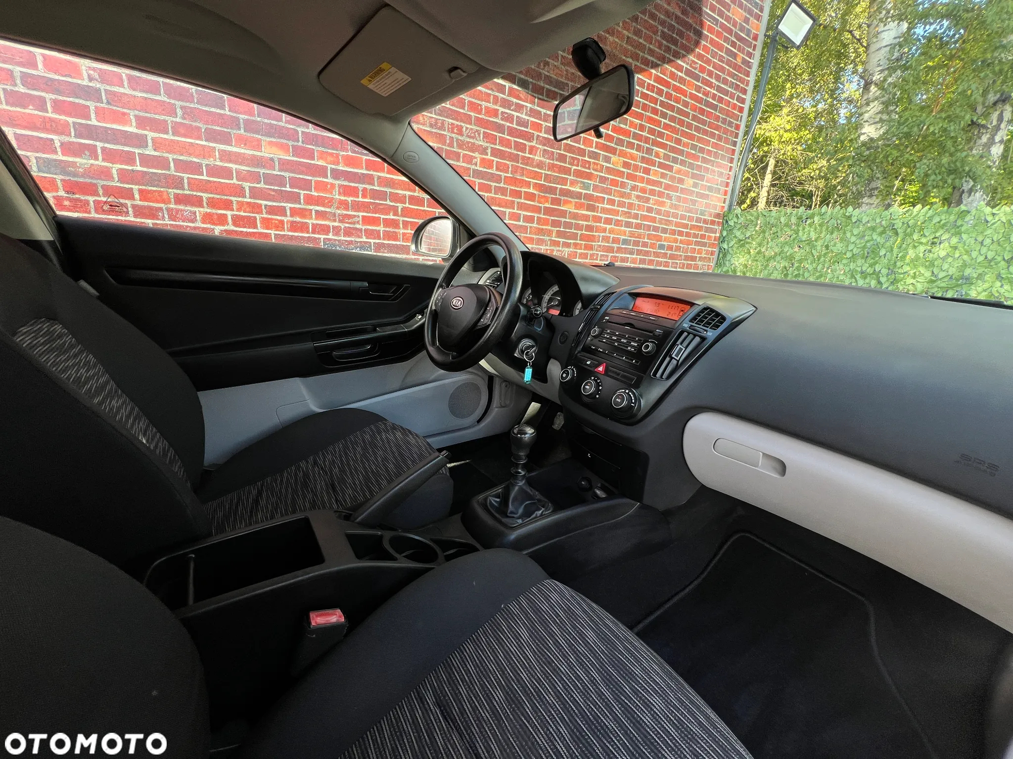 Kia Ceed - 10