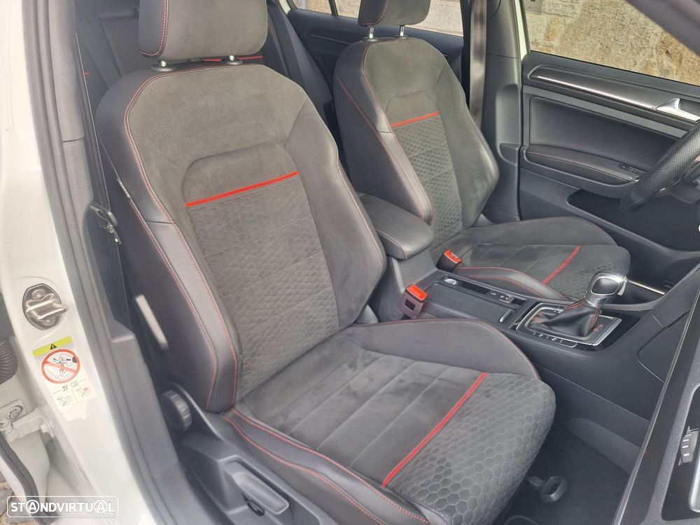 VW Golf 2.0 TSi GTi DSG Performance - 16