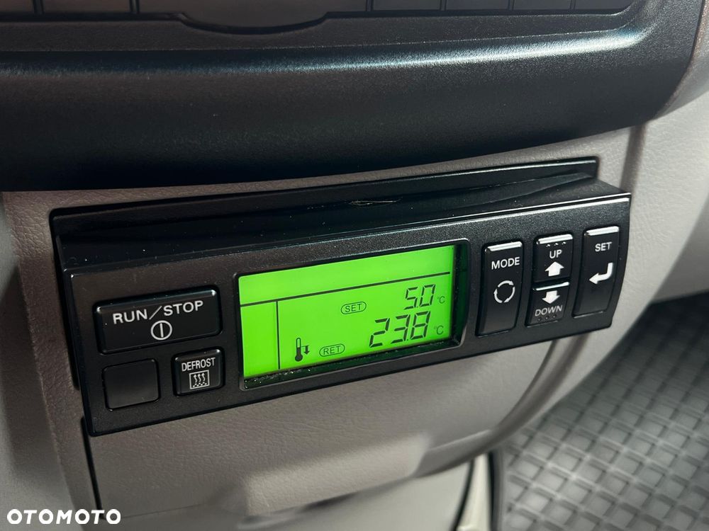 Mercedes-Benz SPRINTER 319 CDI 3,0 V6 AUTOMAT KONTENER CHŁODNIA MITSUBISHI WINDA - 40