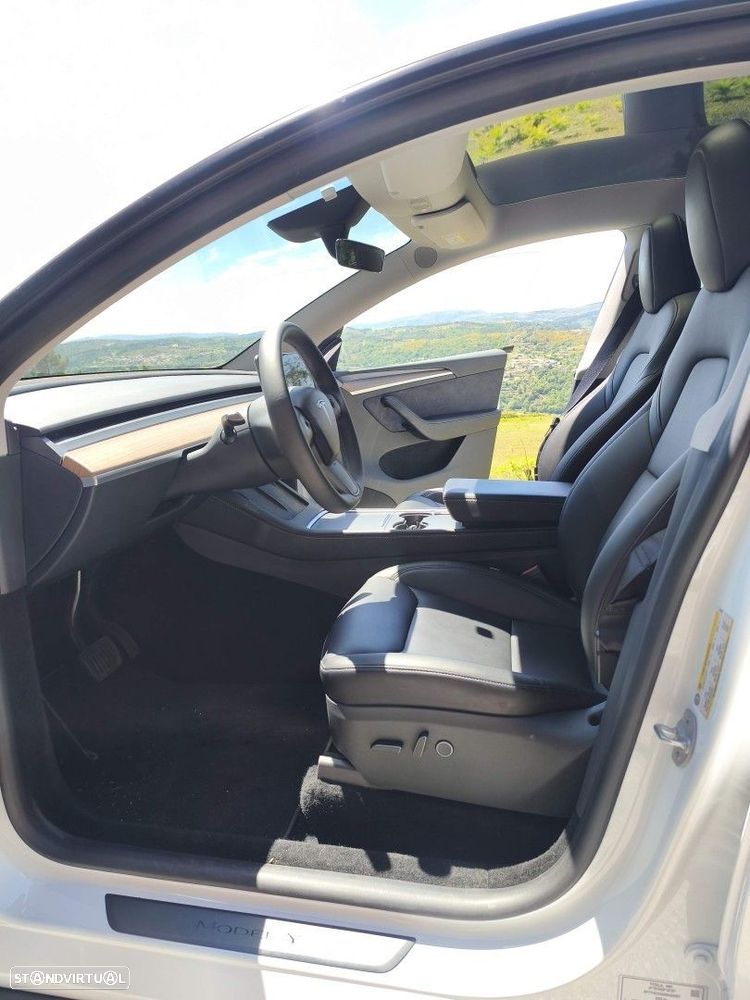 Tesla Model Y RWD - 17